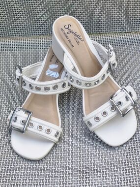 Seychelles Bone Faux Leather Grommet Buckle Slide Block Heel Size 6.5